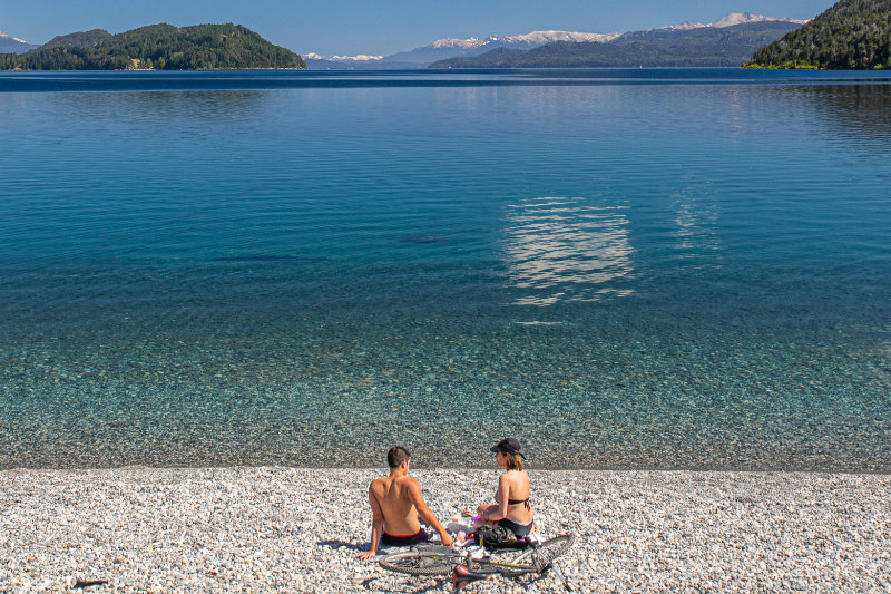 Playa Bonita no Lago Nahuel Huapi em Bariloche, Argentina - Revista Travelr